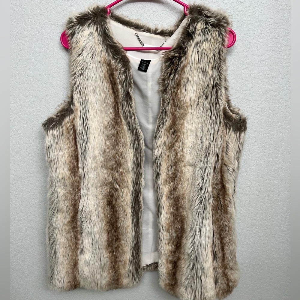 White House Black Market Faux Fur Vest